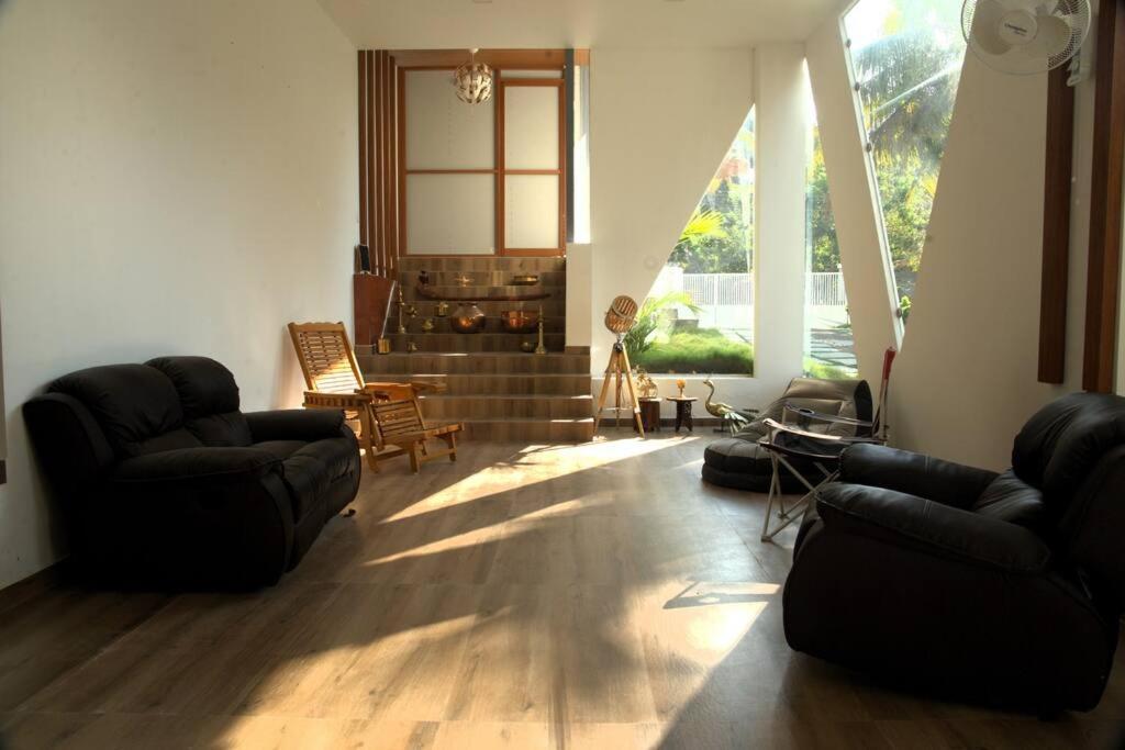 Villa The Urban Getaway à Thiruvananthapuram Extérieur photo