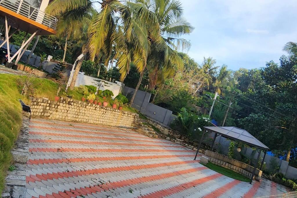Villa The Urban Getaway à Thiruvananthapuram Extérieur photo