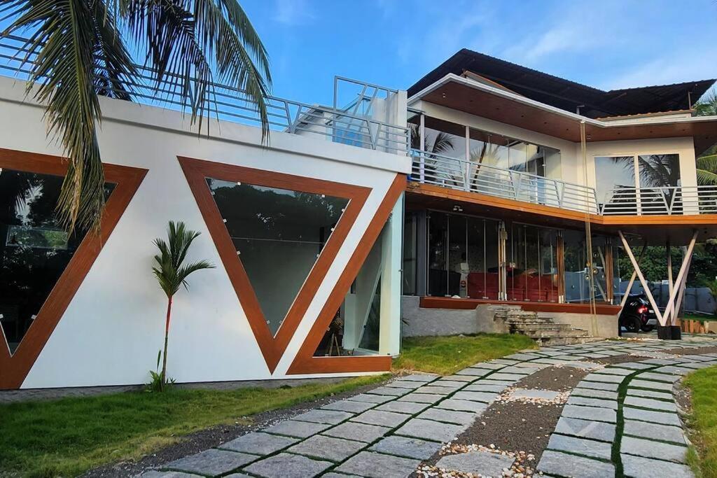Villa The Urban Getaway à Thiruvananthapuram Extérieur photo